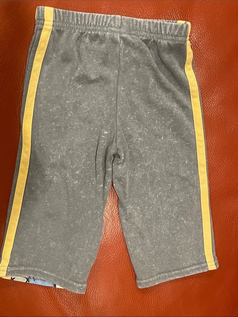 Disney Gray & Yellow Winnie the Pooh Set with Tigger, Piglet & Eeyore